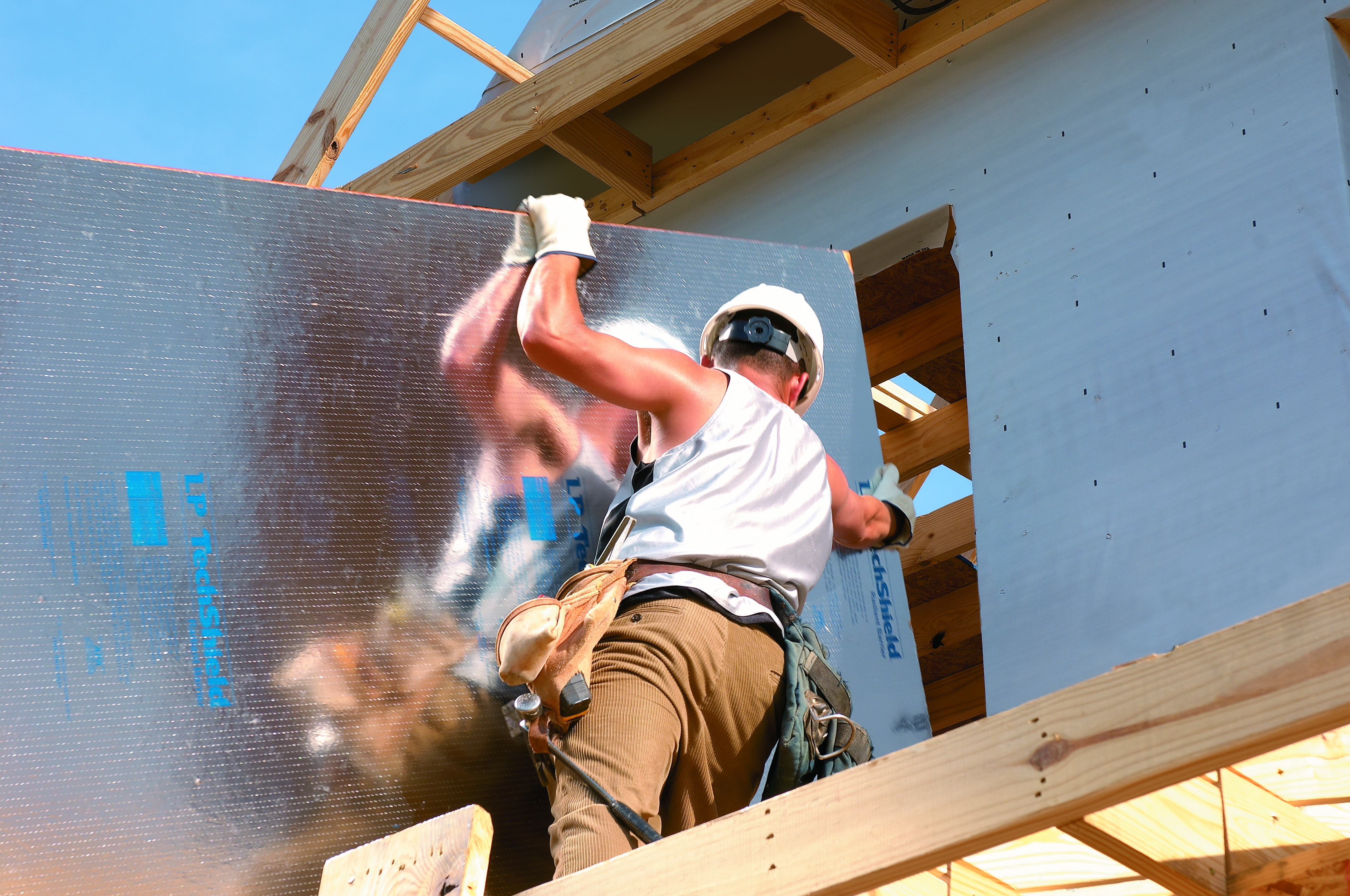 How To Choose Between Radiant Barrier Sheathing And Spray 